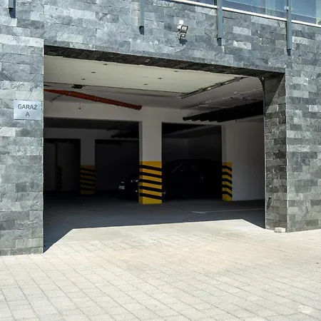 Apart Invest Centrum Park 15 *